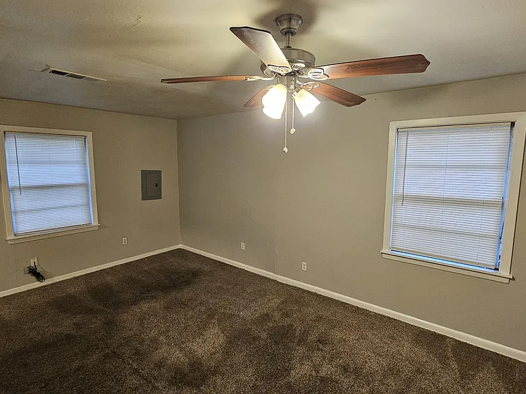 7325 Boggess Rd — Photo 16