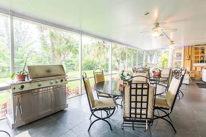 Enjoy the endless summer while barbecuing for the family and guest.