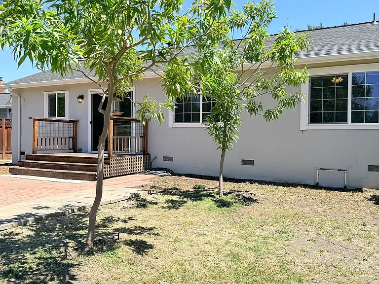 205 Barbara Ct — Photo 30