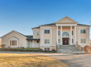 11 Kingdom Ridge Rd #R, Bedford, NY 10506