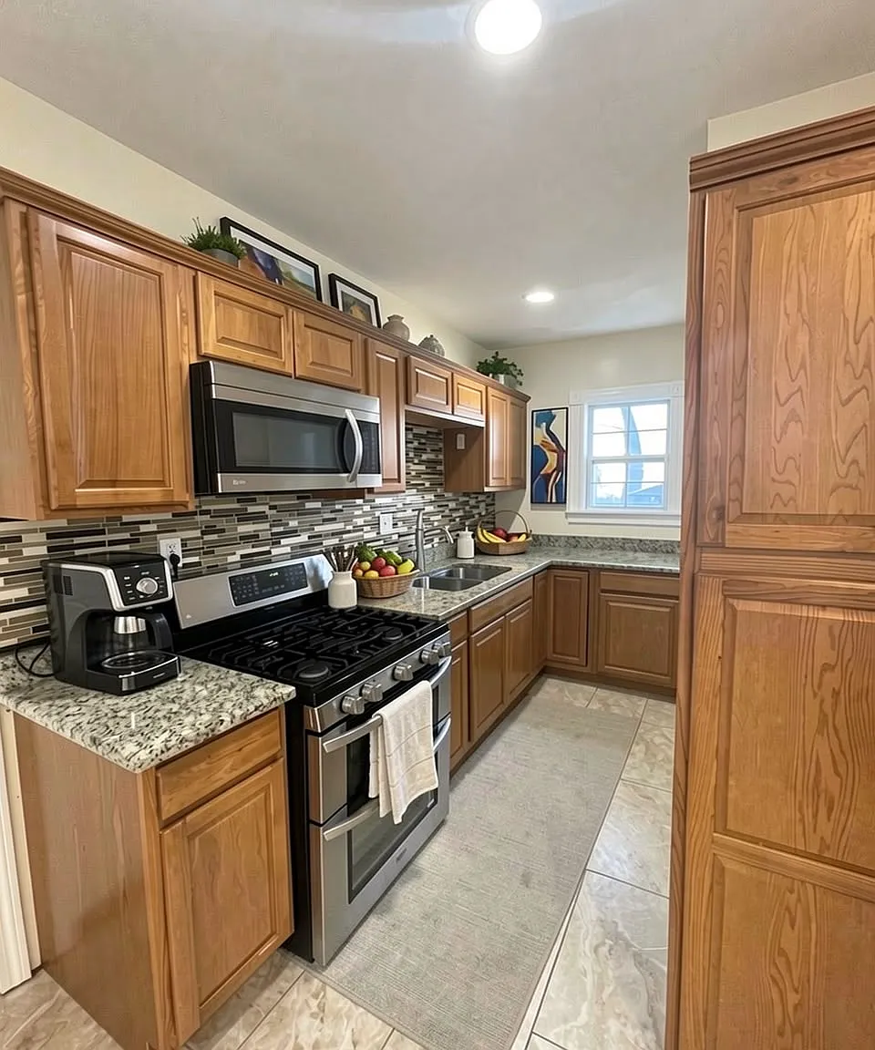 3 bed, 1200 sqft, $3,200 — Photo 1