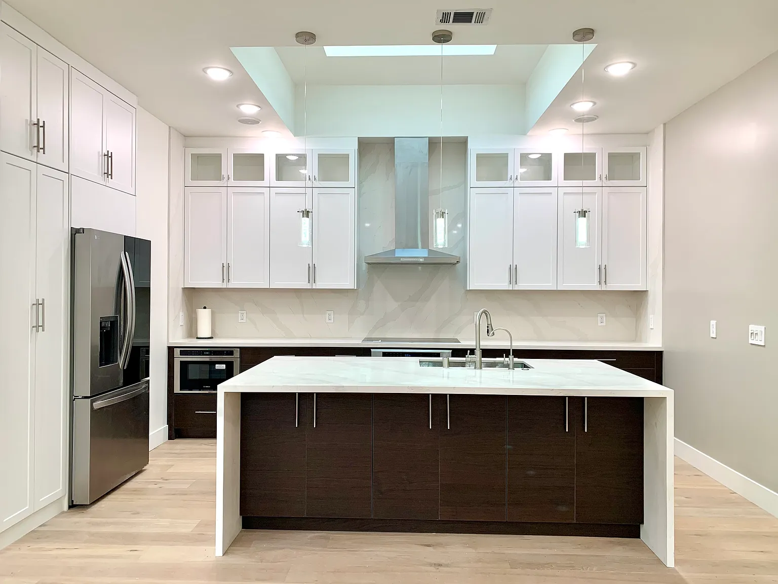457 Benvenue Ave — Photo 1