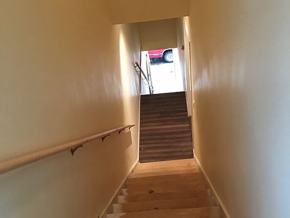 3rd image of 180 Diamond St Floor 3