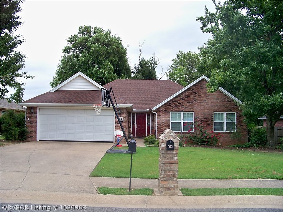 1st image of 203 Blake Dr