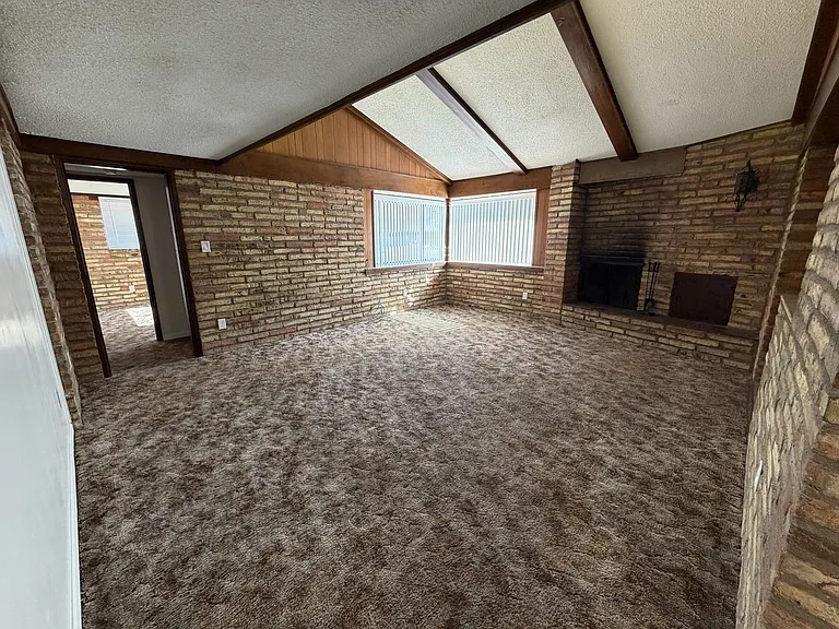 1044 Paradise Dr — Photo 4
