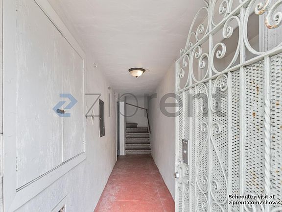 4th image of 4544 Cabrillo St #4544