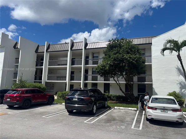 8441 Forest Hills Dr APT 203, Pompano Beach, FL 33065