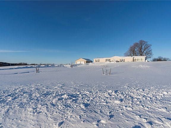 3rd image of 927 Cronk Rd