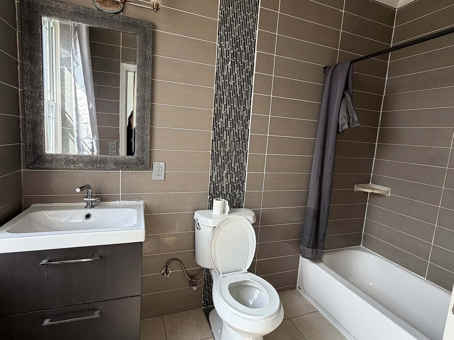 2 bed, 1000 sqft, $1,400 — Photo 3