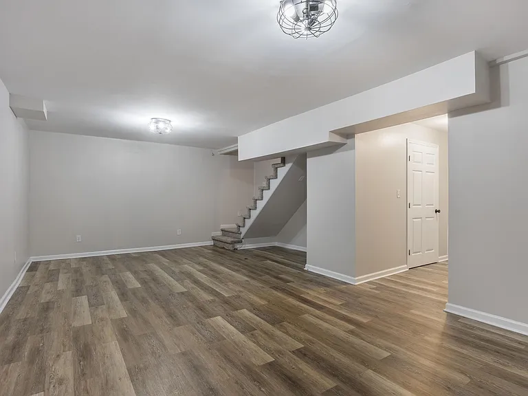 7830 Cove Ridge Dr — Photo 33