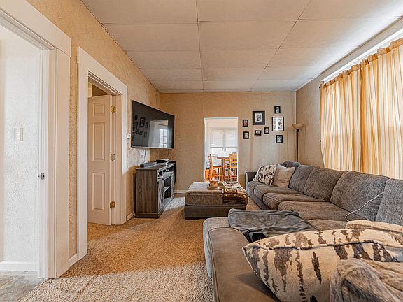 5th image of 403 W Delavan St