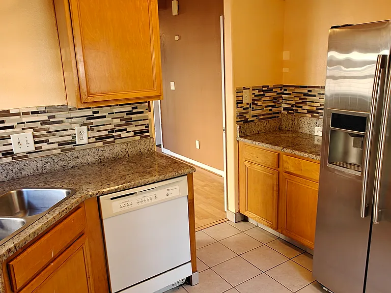 1510 Sylvia Ct — Photo 9