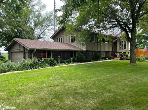 8 Maplewood Dr, Humboldt, IA 50548