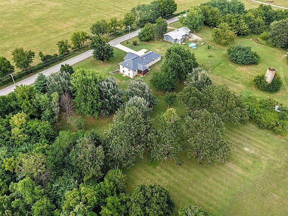 5th image of 8592 W Farm Road 104