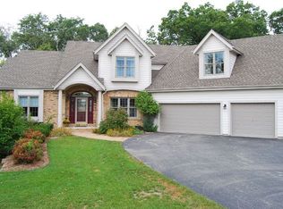 722 Royal Troon Ct, Oconomowoc, WI 53066