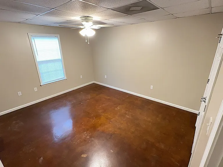 147 Eureka Dr — Photo 6