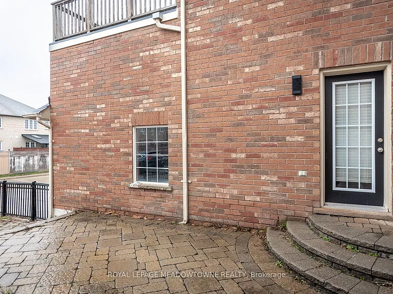 3486 Eglinton Ave W — Photo 37