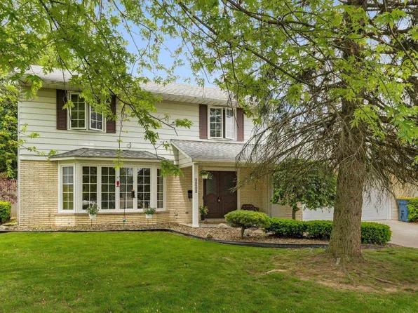 405 Inglenook Pl, Angola, IN 46703