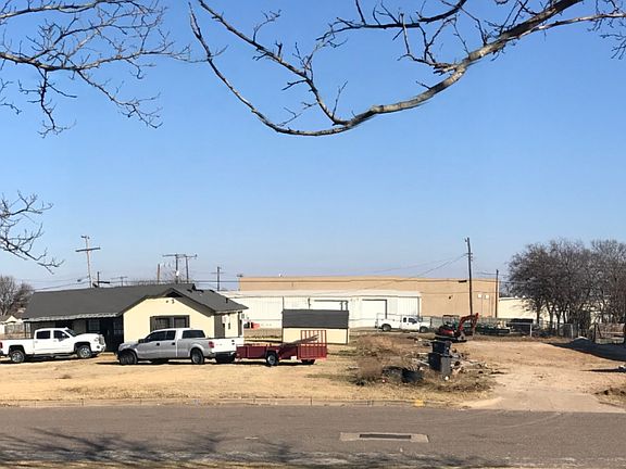 2nd image of 3201 Ramona Dr