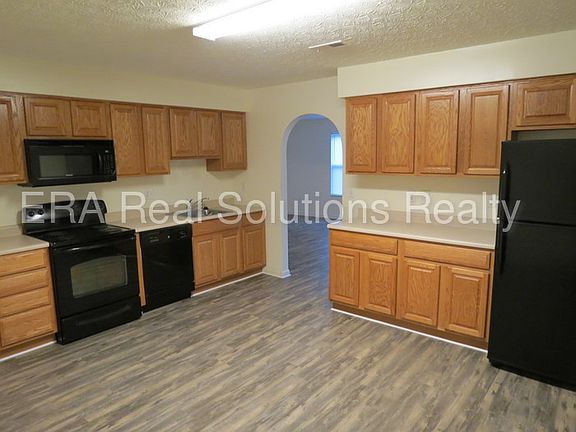 3rd image of 2746 McHenry Dr