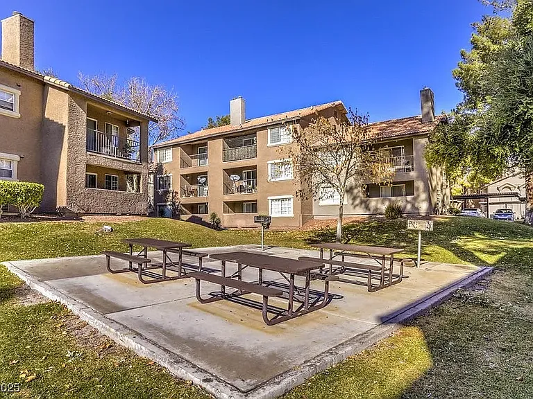 2750 S Durango Dr #1016 — Photo 7