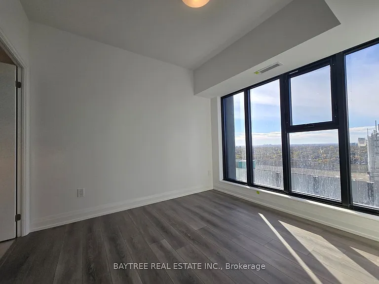 20 Soudan Ave #2308 — Photo 10