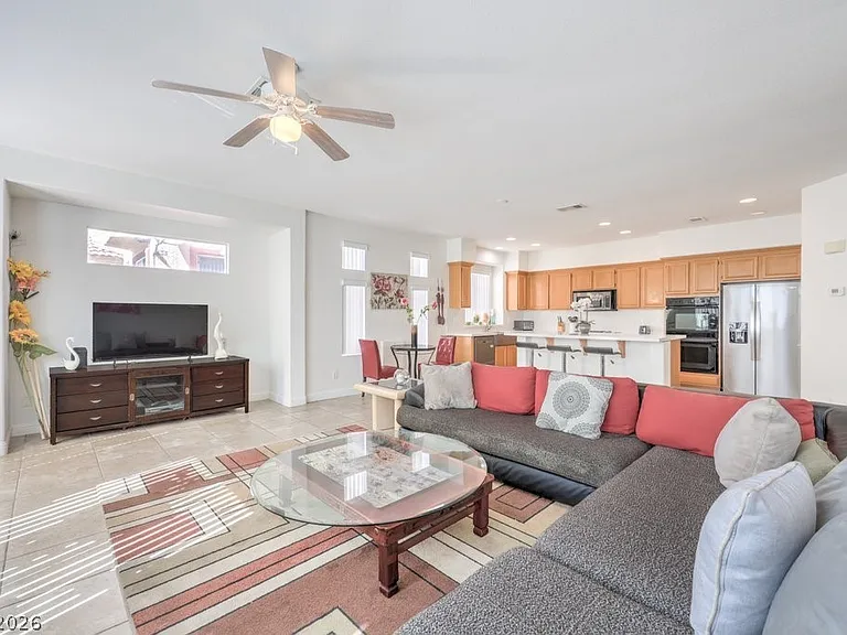 437 Eternity St — Photo 9