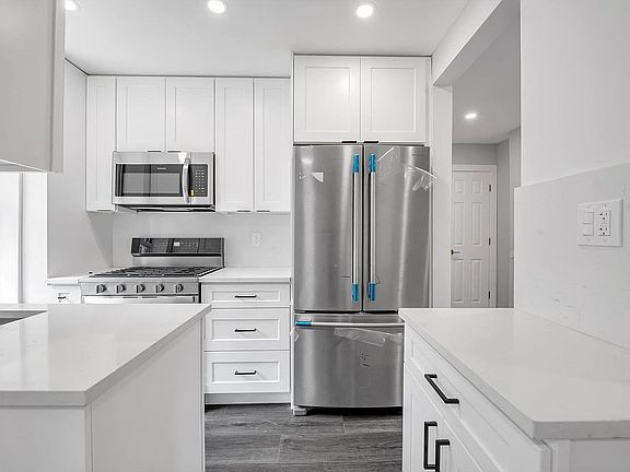2nd image of 78-06 Main St #2L