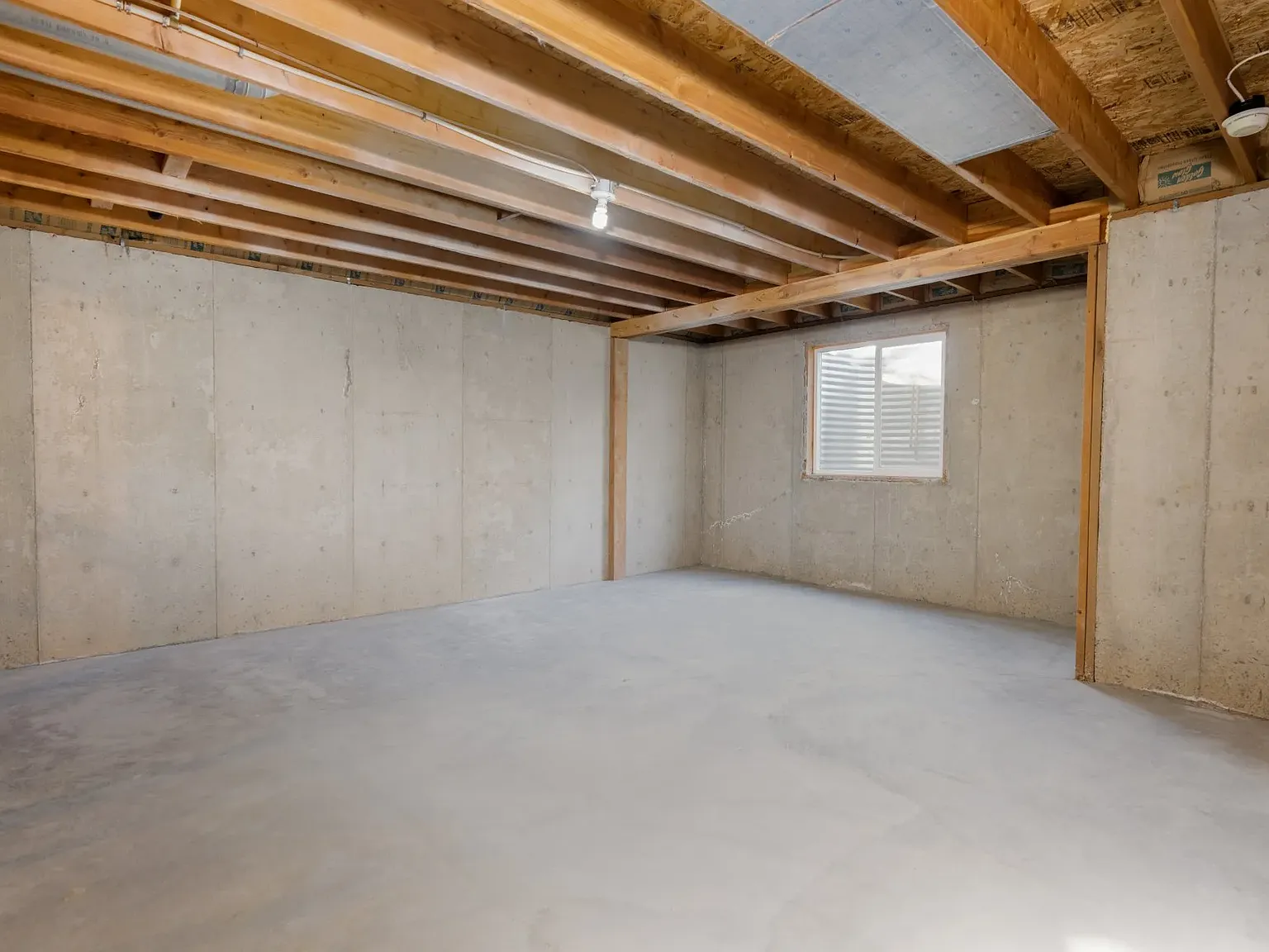 4 bed, 2300 sqft, $4,000 — Photo 2