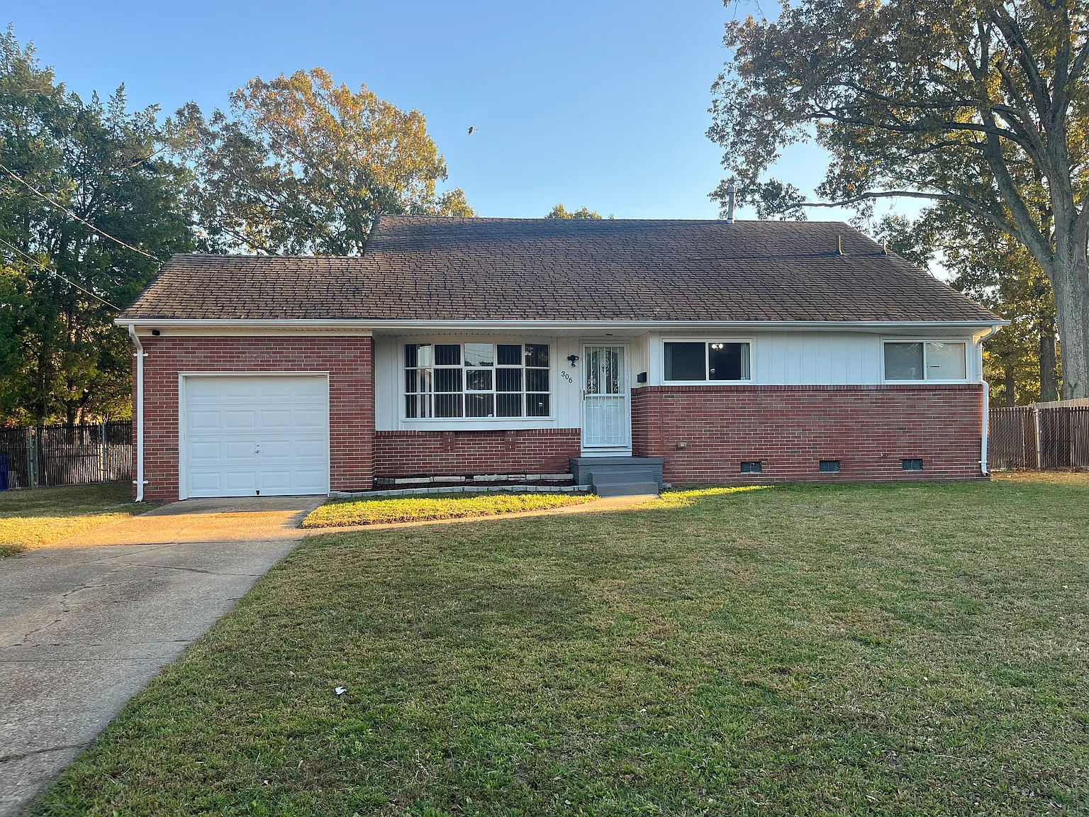 4 bed, 1905 sqft, $2,450 — Photo 1