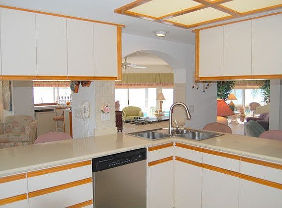4th image of 5635 Bayview Dr
