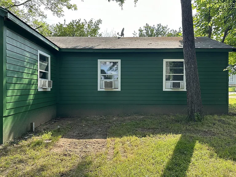 622 Scarbrough St — Photo 10