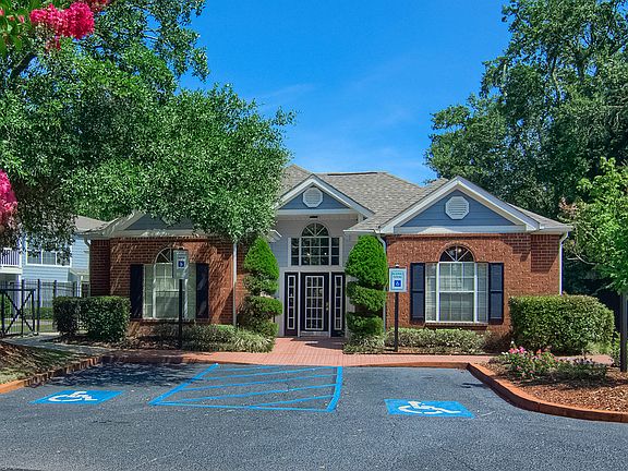 The Grove Lasing Office