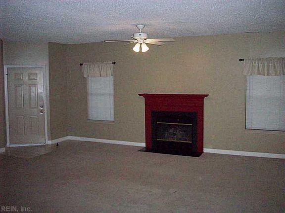 3rd image of 1638 Willow Cv