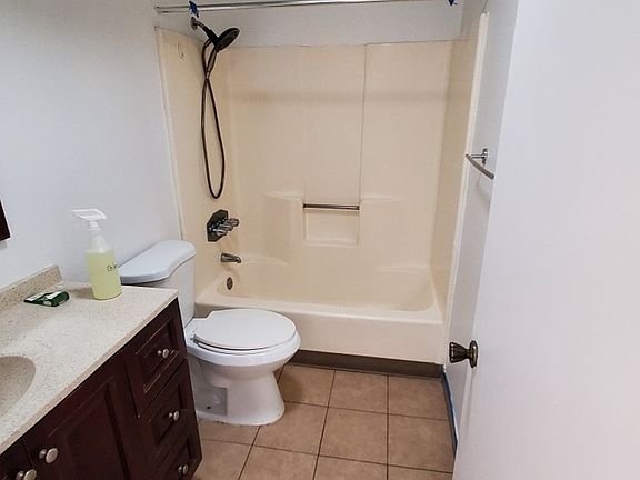 3rd image of 15113 Saticoy St APT 10