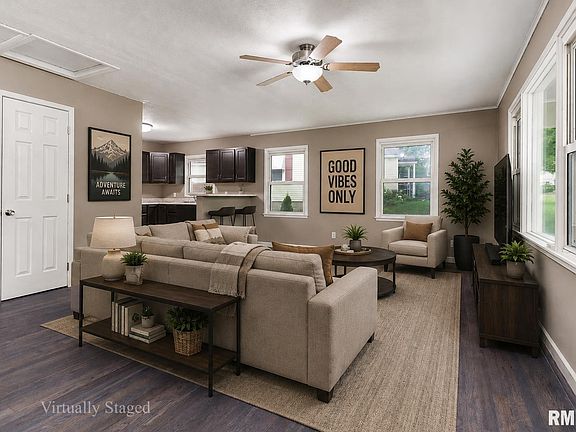2nd image of 302 W Wynnwood Dr