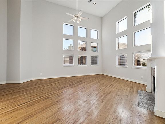 3rd image of 9710 Riddlewood Ln