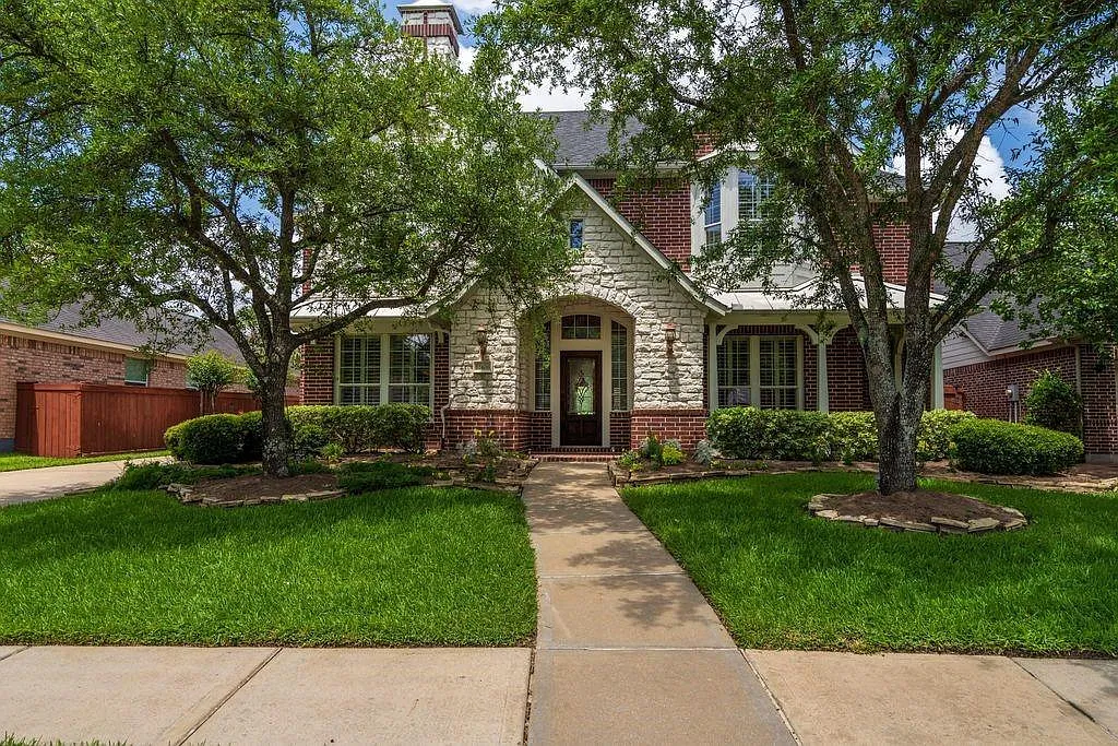 5 bed, 3.5 bath, 3674 sqft, $5,000 — Photo 1