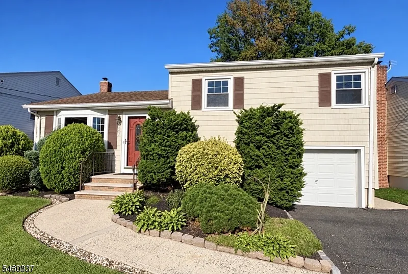 3 bed, 2.0 bath, $3,750 — Photo 4