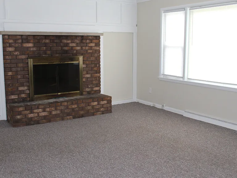 1332 Sutherland Ave — Photo 3