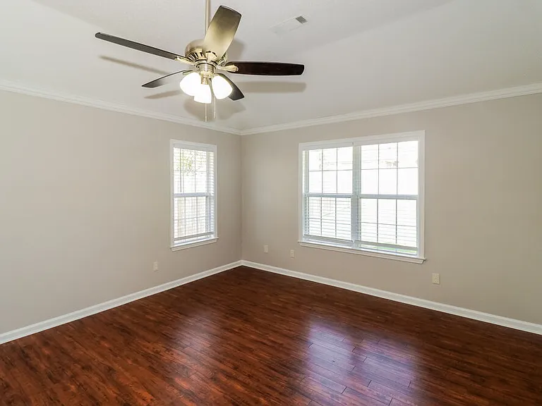 288 Mayhurst Ln — Photo 10
