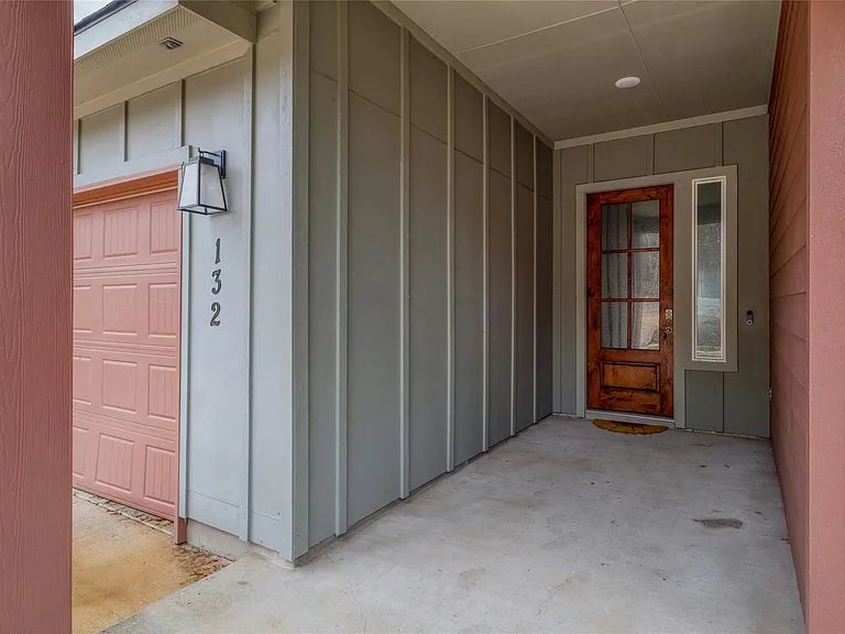 132 Kahalulu Dr — Photo 1