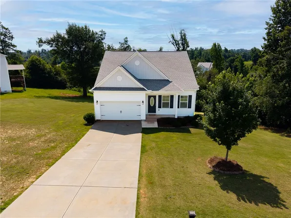 768 Rocky Ridge Cir, Seneca, SC 29678