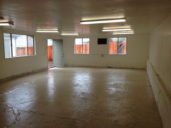 Shop/ Detached Garage