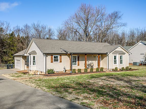 2nd image of 2029 Eastridge Dr