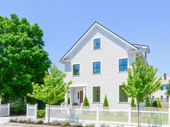 81 Fairview Ave, Belmont, MA 02478