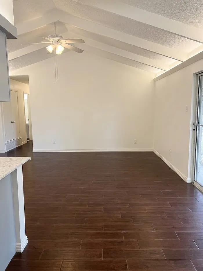 3 bed, 2.0 bath, 1217 sqft, $2,200 — Photo 4