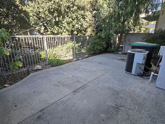 5th image of 13180 Spire Cir