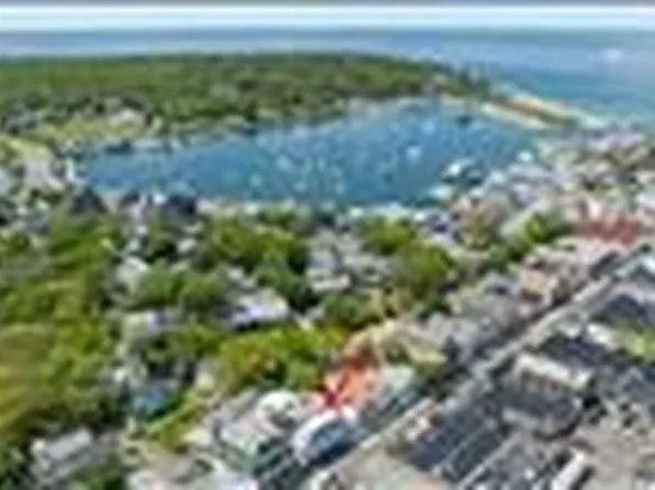 37 Circuit Ave #4, Oak Bluffs, MA 02557