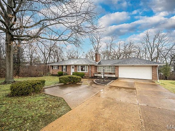 3rd image of 521 Kehrs Mill Rd